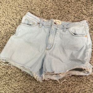 Universal Thread Vintage Midi Light Wash Raw Hem Jean Shorts size 12/31R